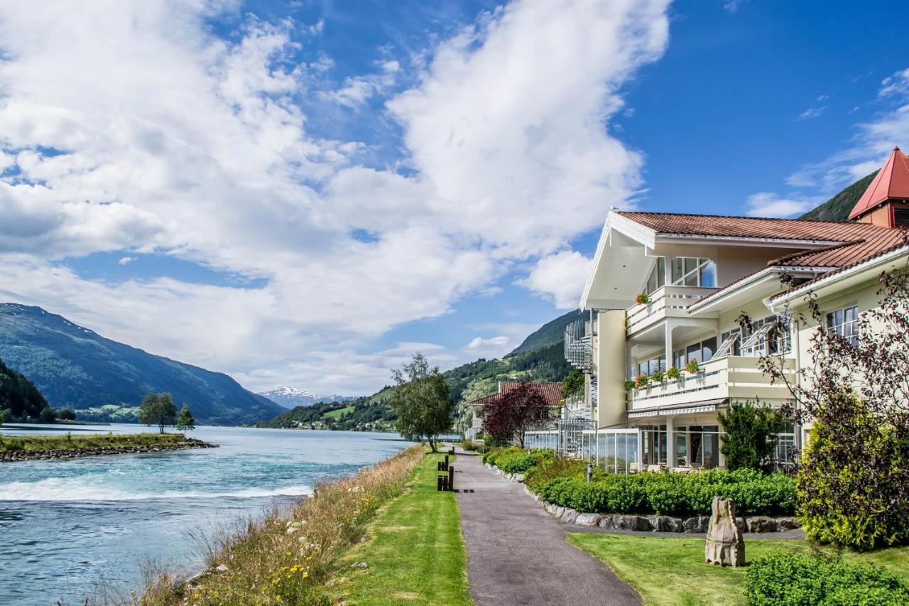 Hotel Loenfjord Loen Exterior photo